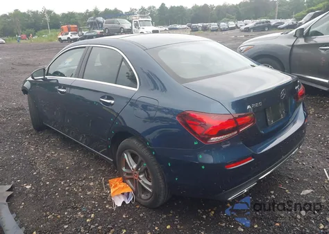 2020 Mercedes-Benz A 220 4Matic z USA, uszkodzony, nr VIN W1K3G4FB3LJ211819